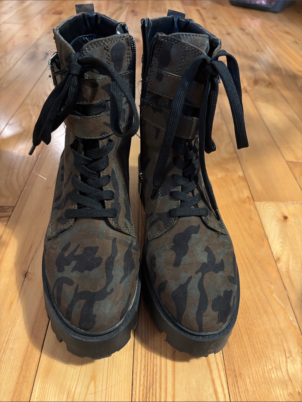 Design Lab Aurora Camo combat boots Brown Green lace-up Size 9